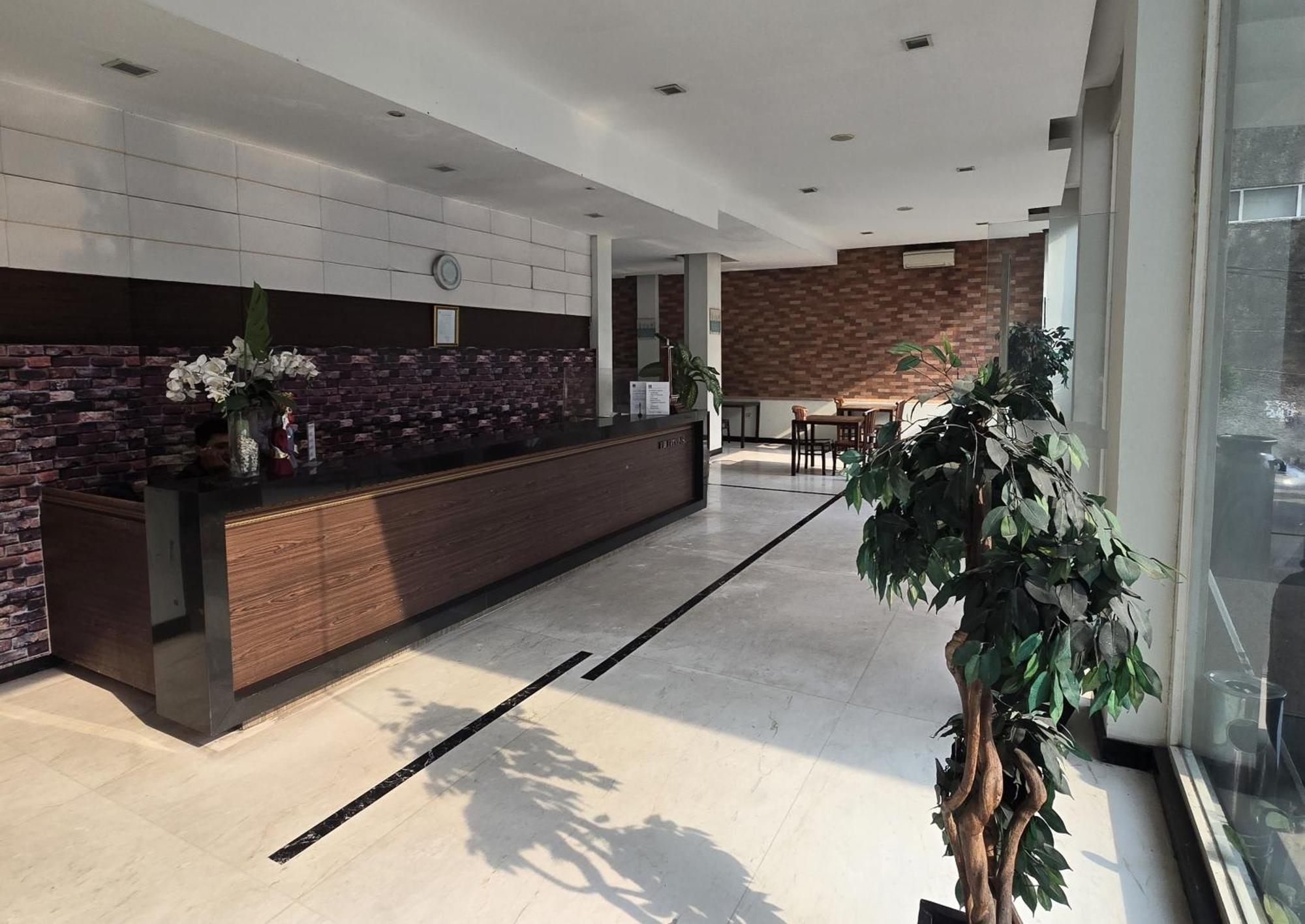 N2 Hotel Gunung Sahari Giacarta Esterno foto
